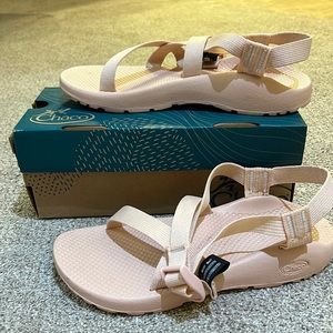 Chaco classic sandal. Desert Rose. Size 9. All pink.